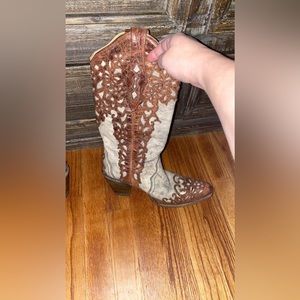 Ladies cowgirl boots!